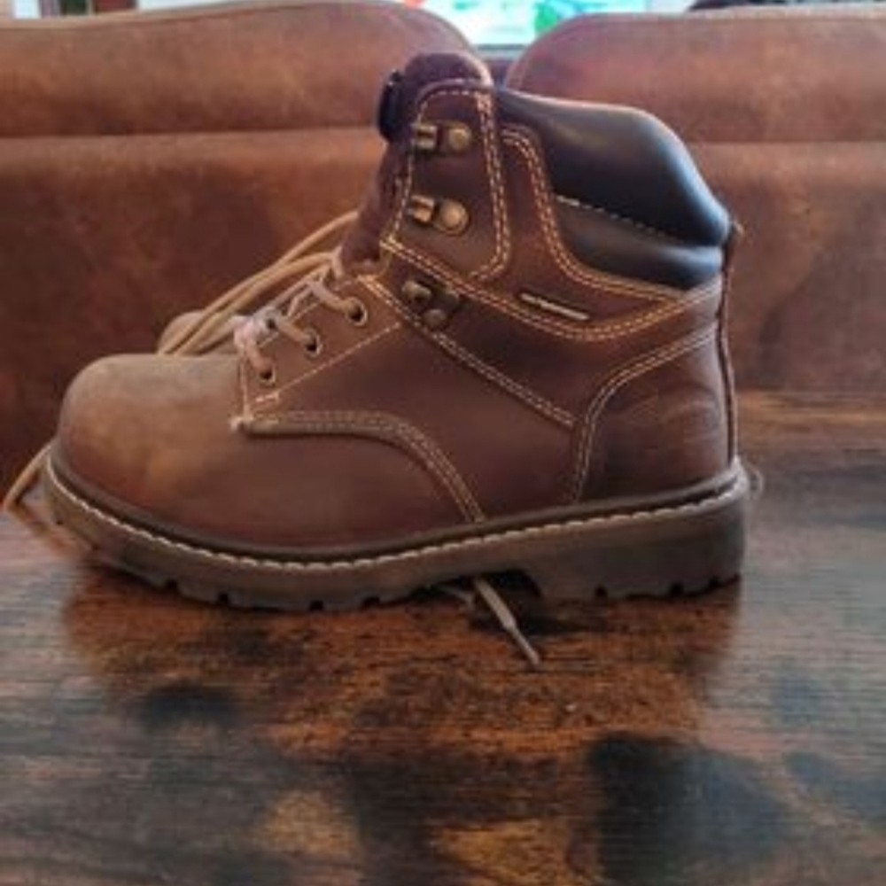 Composite toe work boots